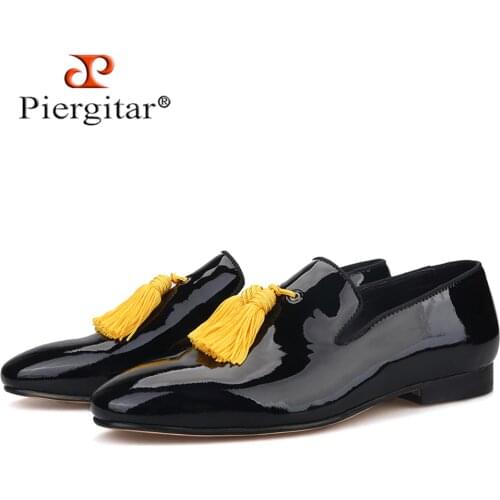Piergitar 2020 black color patent leather men tassel shoes mens loafers party and wedding men dress shoes smoking slippers