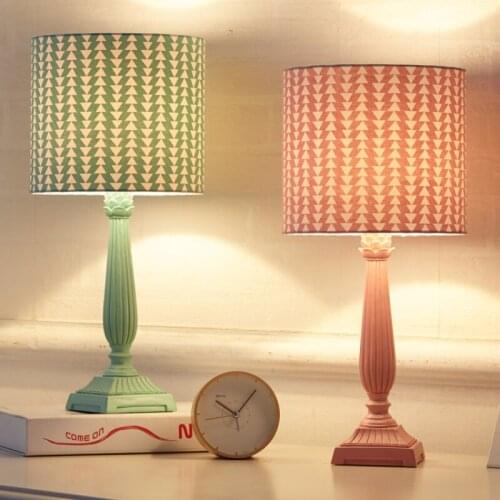 Modern Resin Table Lamp Beside Lamp For Living Room Simple Creative Decoration Warm Bedside Lamp Wedding and Wedding Room Lamps
