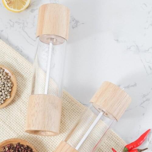 Lightweight Good Wooden Handheld Condiment Crusher Wooden Color Condiment Grinder Food Grade for Daily Use