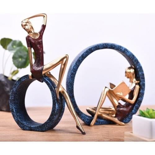 New 1set of fashion resin crafts creative small ornaments knowledge girl home decorations TV cabinet wine cabinet crafts