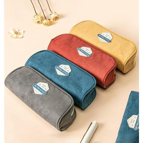Hinweispipa Pencil Cases