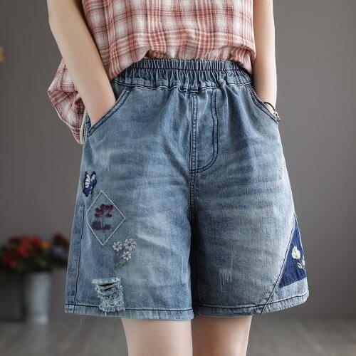 21New Women Denim Shorts Washed Bleached Floral Embroidery Ripped Loose Female Wild Straight Jeans Fashion