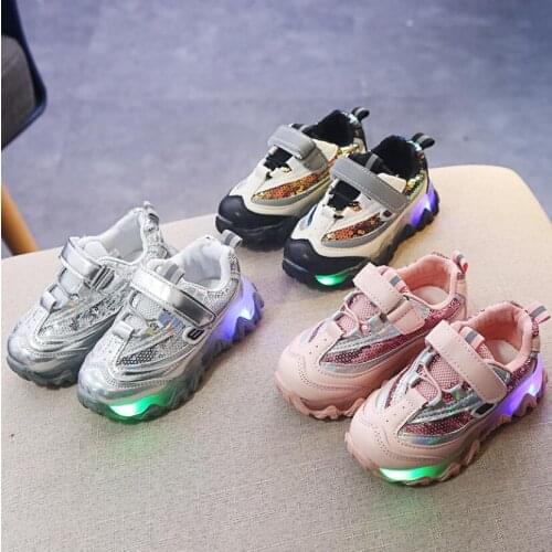 Children Glowing Sneakers with Light 2020 New LED Luminous Casual Shoes Boys Girls Toddler Breathable Mesh Kids Sports Shoes