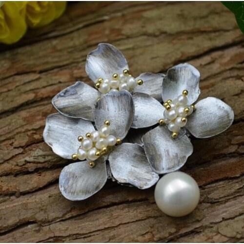 UBESTNICE Vintage Copper Relic Gold Plated Shell Pearls Flower Brooches Fine Jewelry Elegant Pendants Official Gift For Women