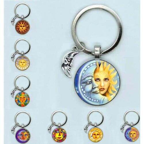 New Personality Moon And Sun Keychain Round Pendant Jewelry Men And Women Gift Fashion Keychain