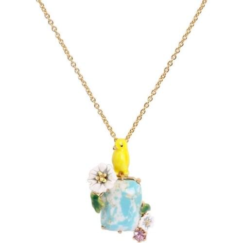 New cute animal yellow bird necklace daisy pattern stone pendant necklace simple and versatile personality temperament net red t