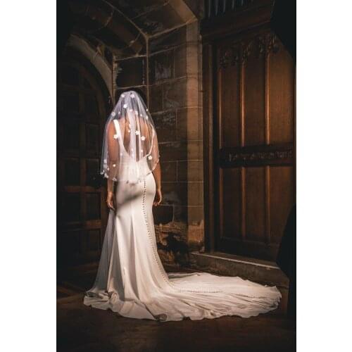 TOPQUEEN V80 Floral Wedding Veil Short Elegant Bridal Veil 3d Flowers Wedding Veil Super Soft Bridal Veils Wedding Crystal