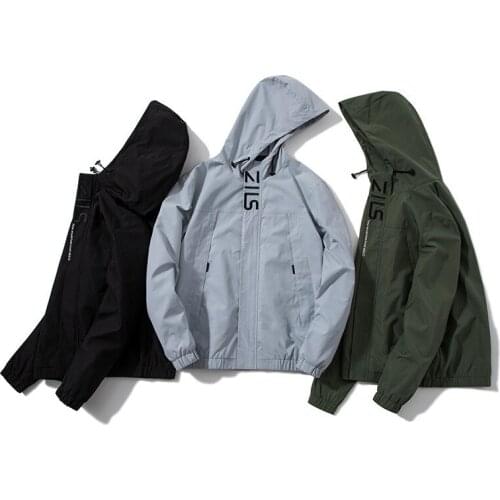Mens Hooded Jacket Zip Through Windbreaker Big Pockets Decoration Causual Coat New AW21 Fashion Waterproof Male Outwear