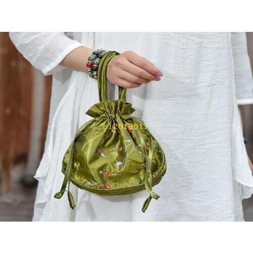 Canvas messenger bag embroidered small bag carried by lady