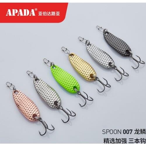 APADA Spoon 007 Loong Scale Treble Hook 10g/15g 43-50mm Multicolor Zinc alloy Fishing Lures bass Metal Spoon feather