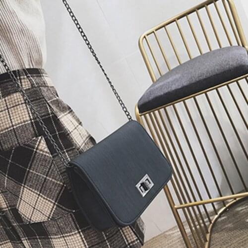 New Women PU Messenger bag Casual Small Diagonal Turnlock Chain Ladies Buckle Chain Crossbody Solid Fashion Style Shoulder Bag