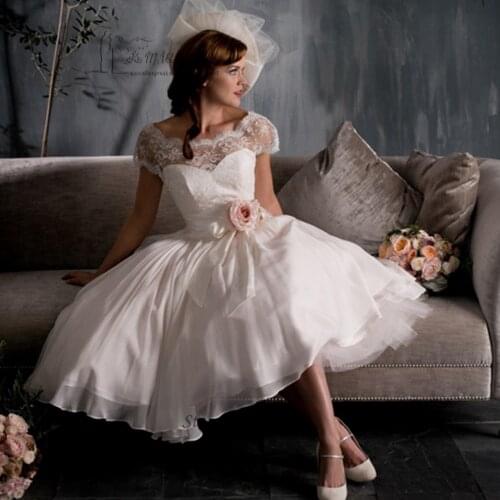 Vestido de Noiva Curto Cheap Vintage Short Wedding Dress Pink Flowers Lace Bride Dresses Cap Sleeve Wedding Gowns Knee Length