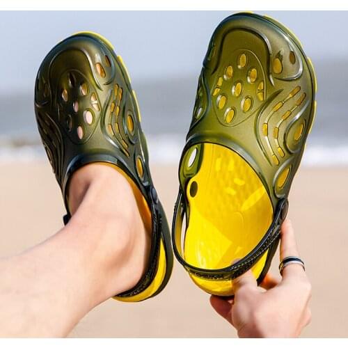 New Summer Fashion Sneakers Men Shoes Outdoor Slippers Fashion Beach Sandals Jelly Breathable Flip Flops Hollow Casual Zapatos