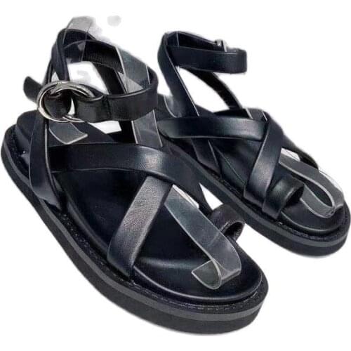 2021 Hot selling girls fashion flat leather sandals womens luxury flat shoes strap open toe sandals lady black size 40 39 #N140