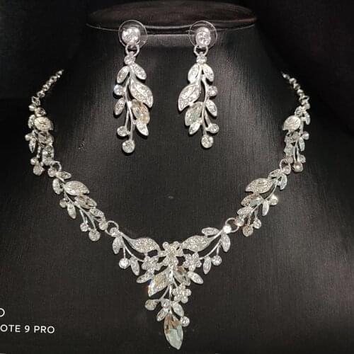 Classic necklace earring set for womens wedding jewelry set leaf shape crystal inlaid as gifts for girls