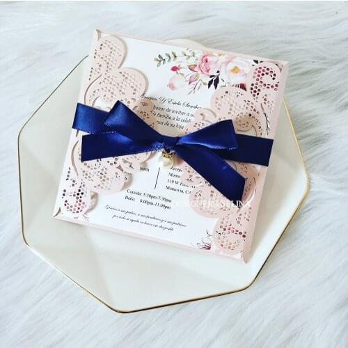 50 Pieces/Lot) Elegant Lace Personalized Print Wedding Party Invitation Cards With Pearl Rhinestone And Navy Blue Ribbon