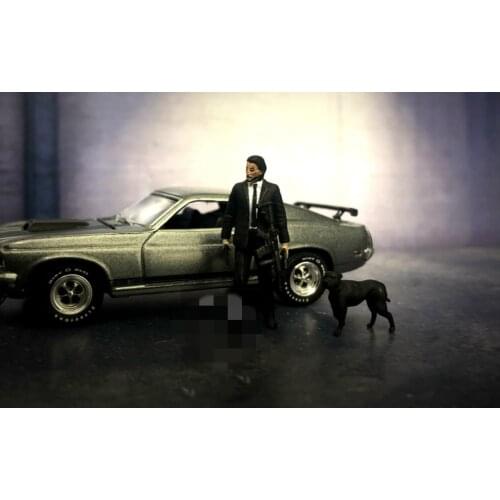1/64 Scale Resin Die-cast Movie Character Man With A Gun And Dog Car Scene Doll Model Scene Layout Collection Decoration Toy