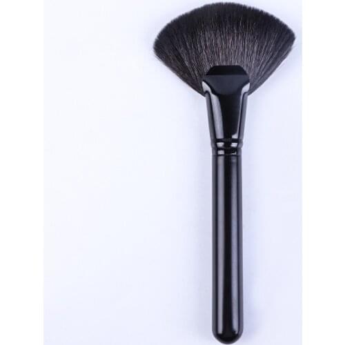 1Pcs Large Fan-shaped Makeup Brush Blush Dense Powder Brush Wooden Handle High-gloss Aluminum Tube Makeup Tools