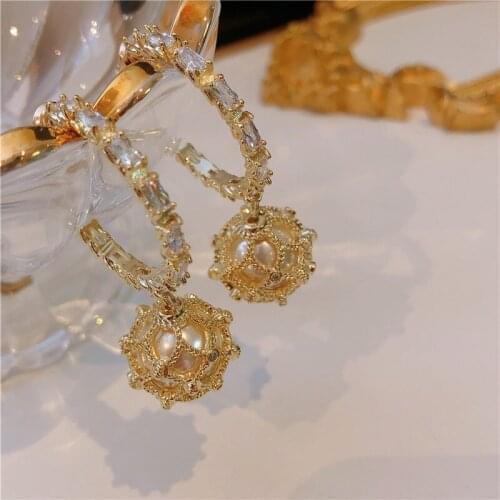 French Style Luxury Earring For Women Hollow Out Crystal With Pearl Aretes Charm Lady Gift Stud Earring Pendant Jewelry 2021