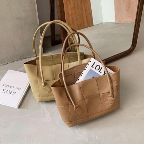 Simple large capacity bag womens 2021 fashion new multi function handbag portable one shoulder luxury bag