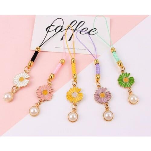 10pcs cartoon cute ins small daisy keychain alloy enamel flower charm key pendant short rope pearl key chain female bag trinkets
