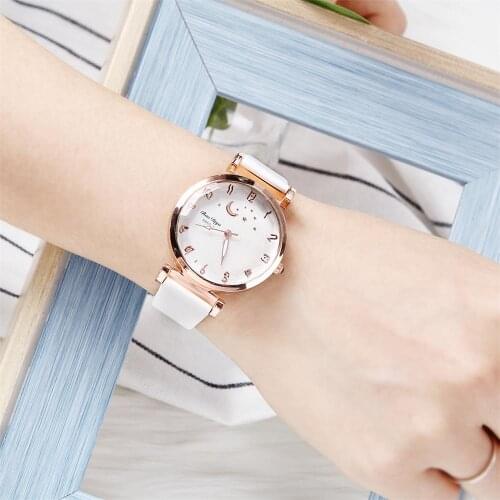 Small Fresh Design Fashion Women Watches Rose Gold Luxury Quartz Watch Ladies Cutting Surface Leather Wristwatches Woman Clock