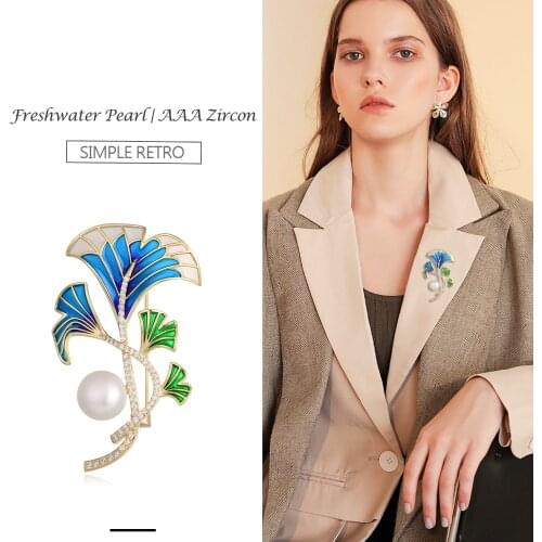 Hongye Women Plant Leaf Brooch Vintage Crystal Rhinestone Shaped Pins Suit Coat Clip Designer Jewelry