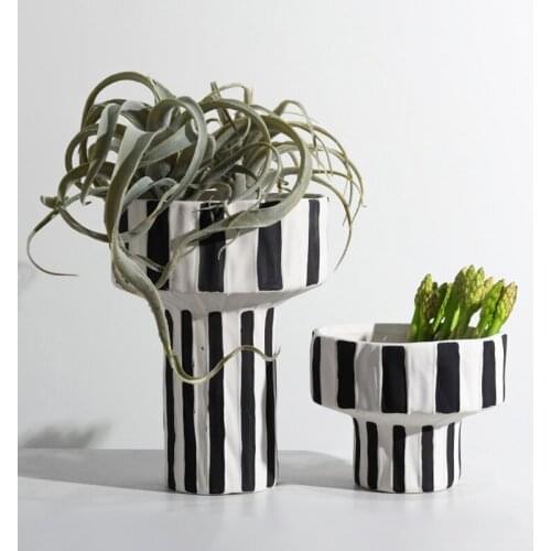 Modern Wide Mouth Black And White Striped Ceramic Vase Ornaments Flower Arrangement For Living Room Porch Wine Cabinet Table