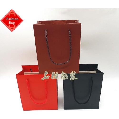 Wholesale Fashion Paper Bag Can Customize Logo Red Watch Gift Bag High Quanlity Package Bags