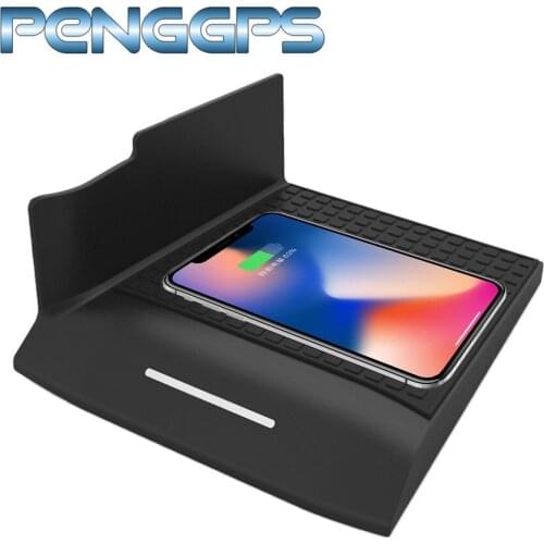 QI Wireless Car Charger For Toyota Prado 2018 Intelligent Infrared Fast Wireless Charging Car Phone Holder for IPhone