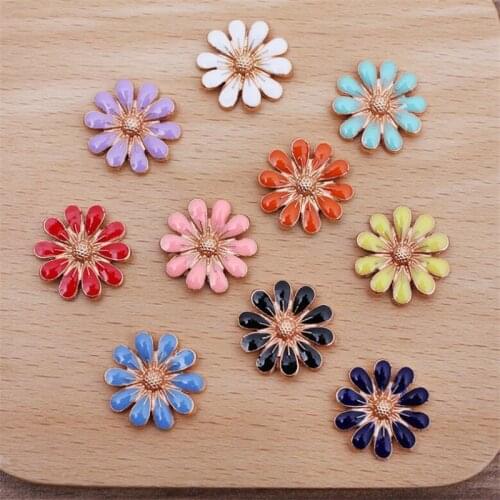 20pcs 18mm Gold Tone Enameled Daisy Flower Shape Charm Pendant for Making Necklace Bracelet Earring DIY Jewelry Accessories