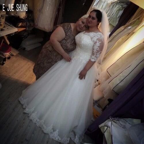 E JUE SHUNG Modest Half Sleeves Lace Wedding Dresses Scoop Neck Appliques Plus Size lace up back Wedding Bridal Gowns