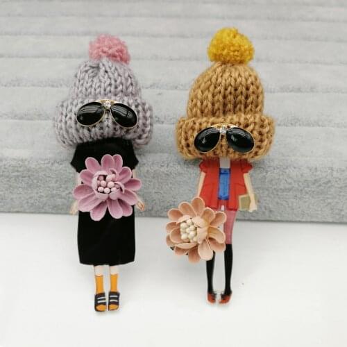 Cute Acrylic Badges for Woman Brooches and Pins Elegant Cartoon Models Wool Hats Brooch Fashion Jewelry Accessories Girls Gifts