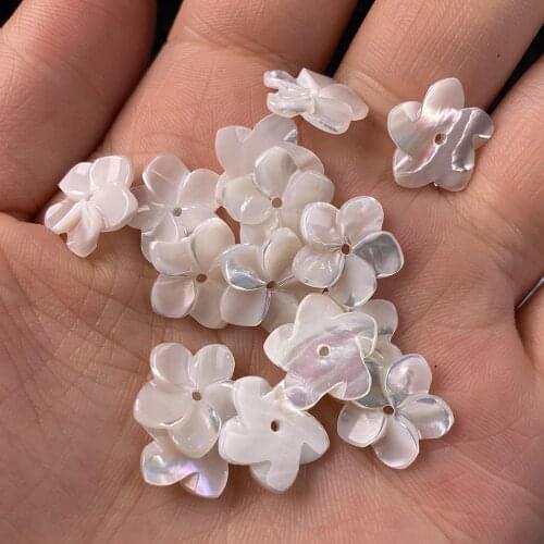 5pcs Natural Five Petal Flowers Shap Shell Decorations Exquisite Gift for Making DIY Jewelry Necklace Earrings Accessories