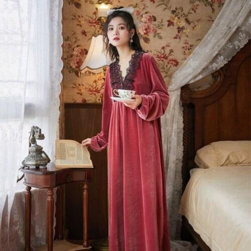 Long sleeve Golden velvet Ladies Nightgown dress Hollow out designer V neck Nightdress Retro Royal court Loose Homewear