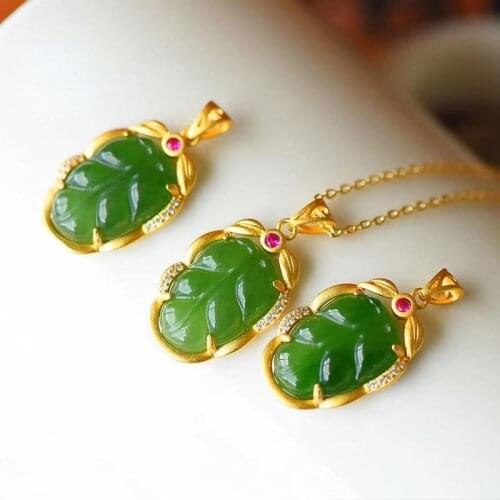 Original ancient gold craftsmanship inlaid zircon natural Hetian jade leaf necklace pendant elegant luxury ladies silver jewelry