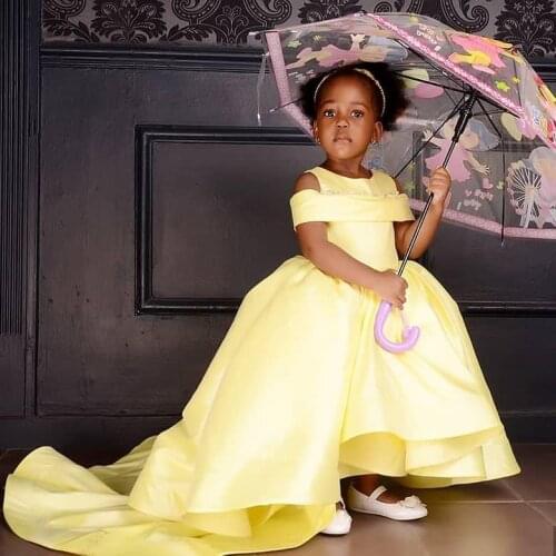 Light Yellow Ball Gown Little Girls Pageant Dresses Off Shoulder Sweep Train Appliques Beads Child Birthday Party Gowns