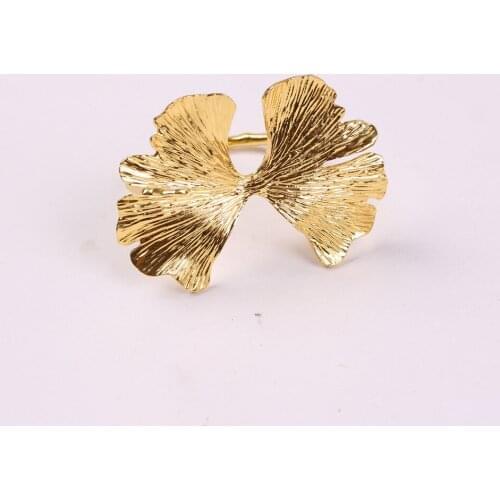 4pcs/lot New vintage maple leaf napkin buckle Red bronze leaf napkin ring Forest series wedding napkin ring