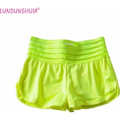 LUNDUNSHIJIA 2019 Summer Fluorescence Green Hollow Out Shorts For Women Tracksuit Slim Fashion High Waist Solid Color Shorts