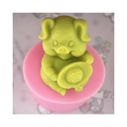 Silicone soap mold Lucky Pig shape Handmade fondant cake chocolate clay craft mould wholesale mould tools