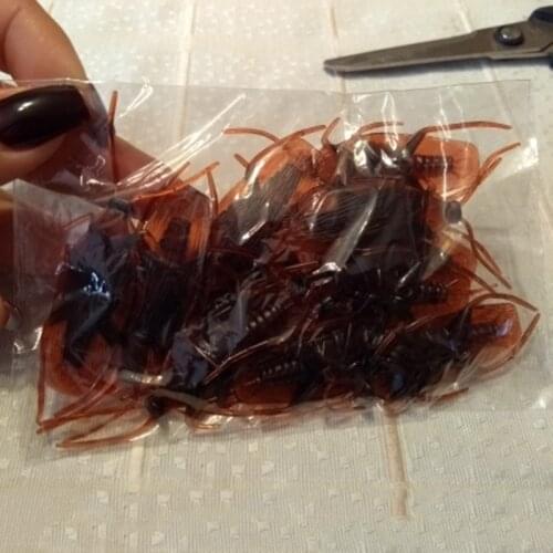 A pack 12pcs real touch cockroach halloween novelty disgusting bugs roaches fake rubber funny kids gift joy scary spoof toy