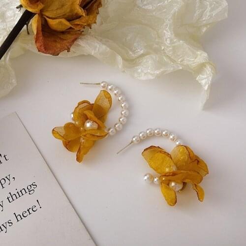 U-Magical Korean Trendy Chiffon Yellow Rose Flower Dangle Earrings for Women Imitation Pearl C Shape Earrings Jewelry Pendientes