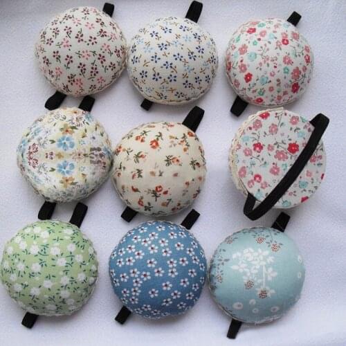 1Pcs DIY Craft Needle Pin Holder Sewing Kit Sewing Pin Cushion Home Sewing Supplies Pastoral Style Ball Shaped Pincushions
