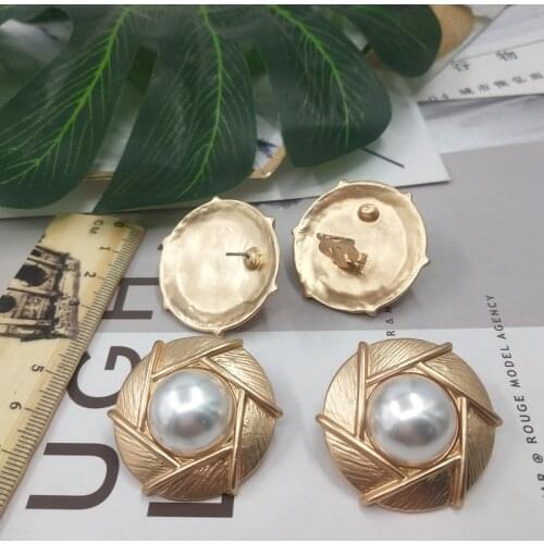 2019 New Top Fashion Women Pendientes Brincos Para As Mulheres Japakorea Jewelry Joker Swirls Temperament Ear Clip Earrings A32