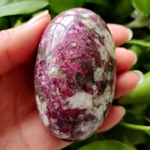 Natural stone plum blossom tourmaline palm stones playthings small stones and crystals healing crystals