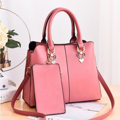 Exquisite mother handbag 2020 autumn and winter new ladies shoulder bag diagonal bag female bag mother-in-law bag messenger bag