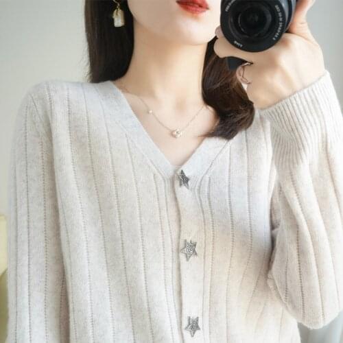 21 Spring Autumn New Star Buckle V-Neck Knitted Cardigan Womens Sweater Pure Color Basic Loose Large Size Wool Versatile Jacket