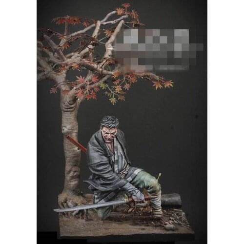 1:24 Resin Figure Model Kit Unassambled Unpainted G394 (No leaves)