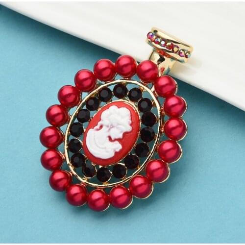 Wuli&baby Red Enamel Girl Face Perfume-Bottle Brooch Pins For Women Gift 2021 Fashion Jewelry Badge Brooches