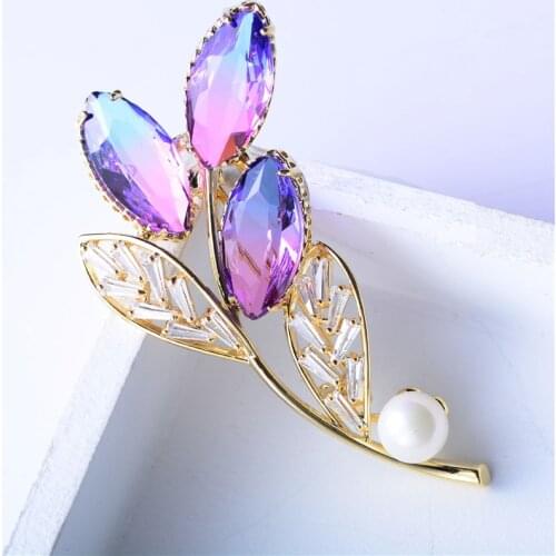 New Creative Gradient Crystal Purple Blue Brooch Pin for Women Micro Pave Zircon Leaf Brooches Cute Badges Jewelry Accessories